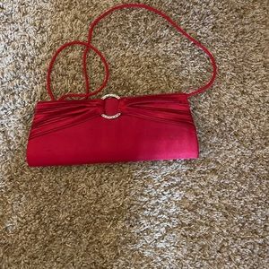 Red clutch